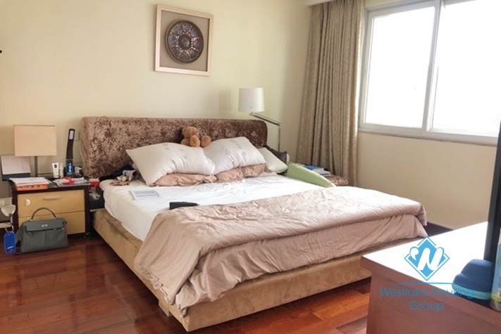 Lovely apartment for rent in E Tower close to UNIS school
